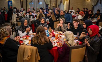 Bir kadın umut eker; dünya değişir