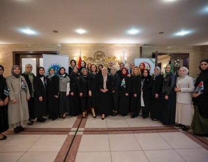 Bir kadın umut eker; dünya değişir