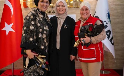 Bir kadın umut eker; dünya değişir